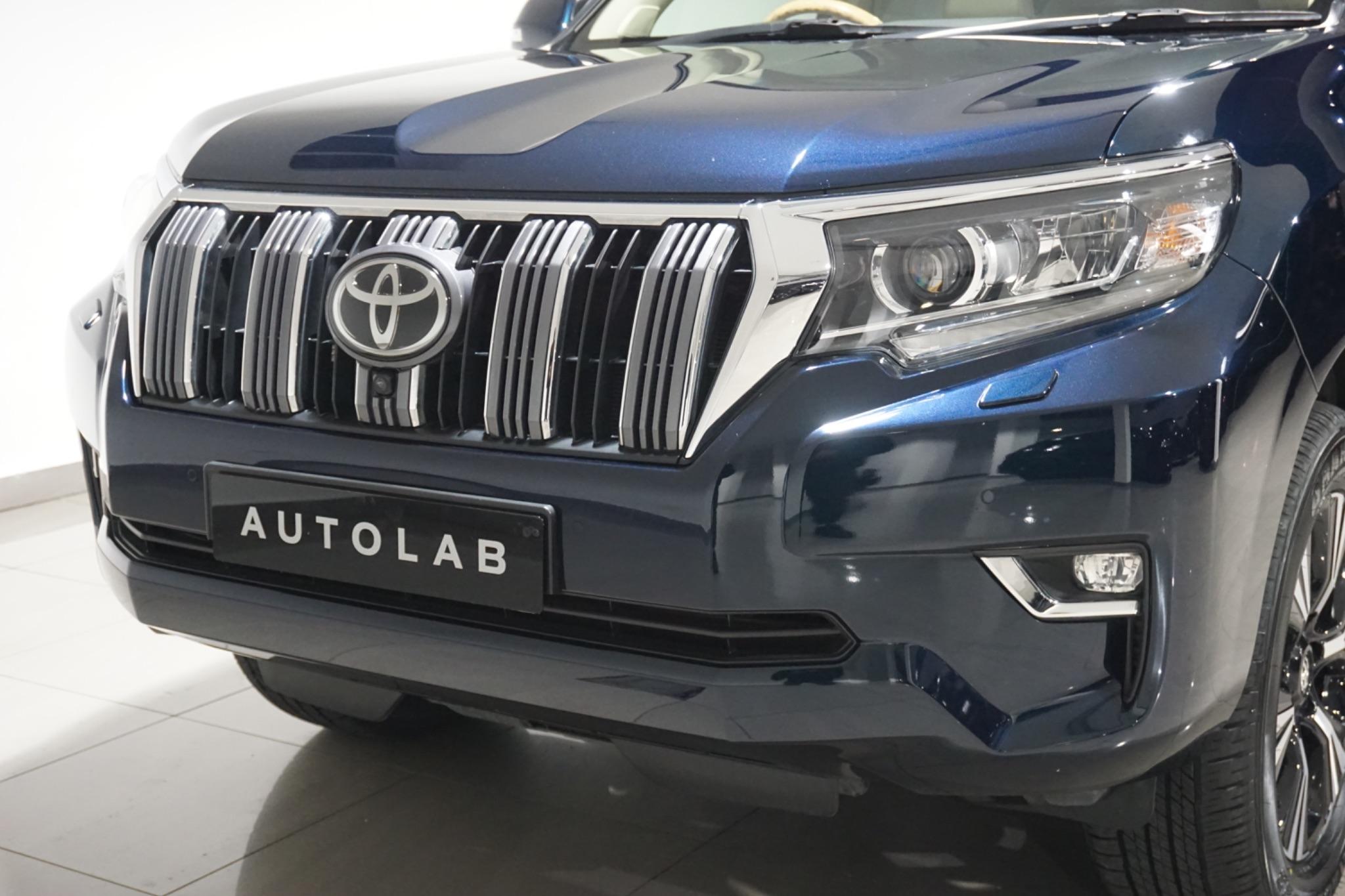 Toyota Land Cruiser 2.8D Invincible Auto 4WD Euro 6 (s/s) 5dr (7 Seat)